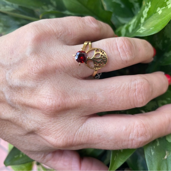 NWT Women's tree of life ring, gold-plated stainless steel red zirconia size 7.5 - Picture 3 of 17